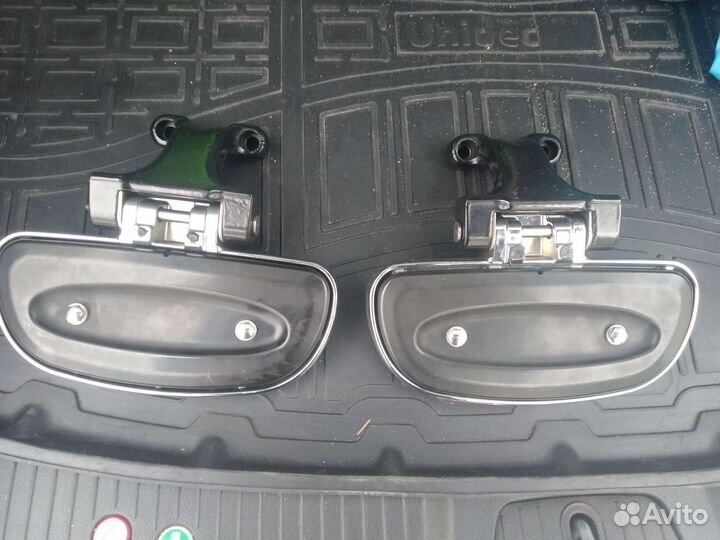 Подножка пассажира Triumph Rocket Touring