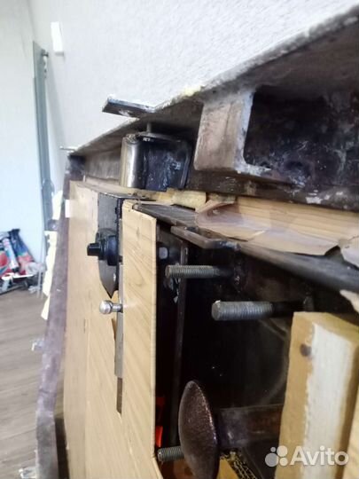 Железная металлическая дверь бу