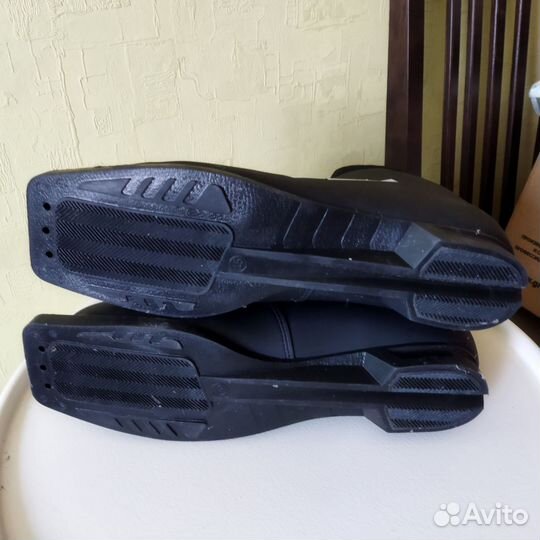 Лыжные ботинки классические