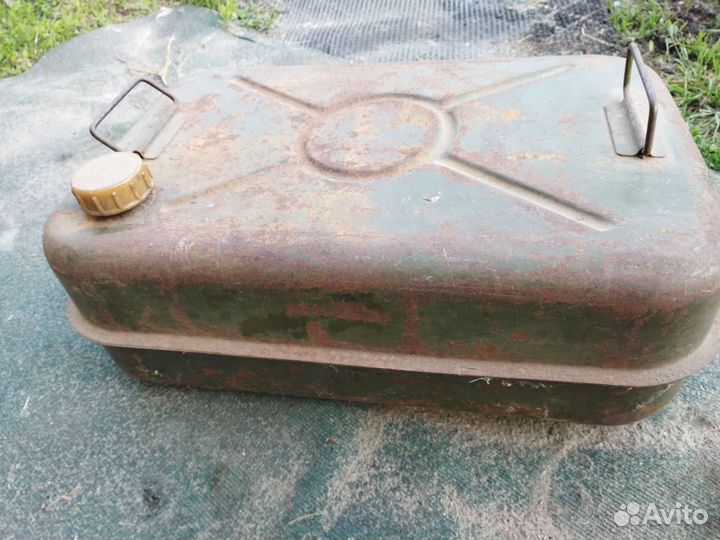 Канистра для бензина бу