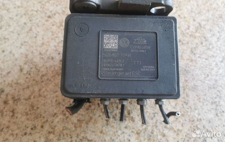 Блок абс 5Q0907379R Skoda Octavia Mk3 (5E) 2013 - 2019 года