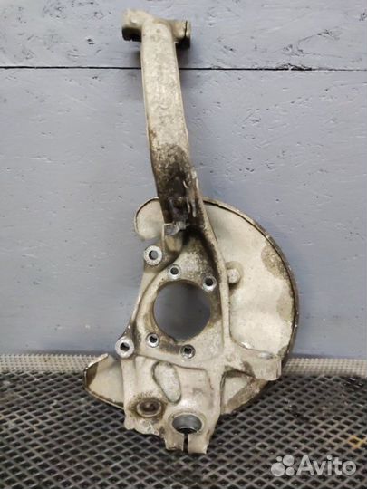 Кулак поворотный передний левый Audi A6 C7 cdnb