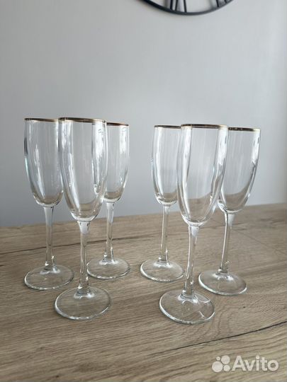 Бокалы под шампанское