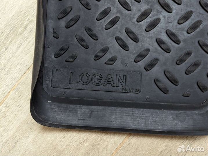 Резиновые коврики в авто