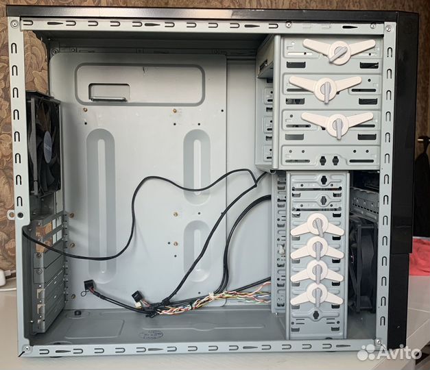 Корпус для пк Gigabyte