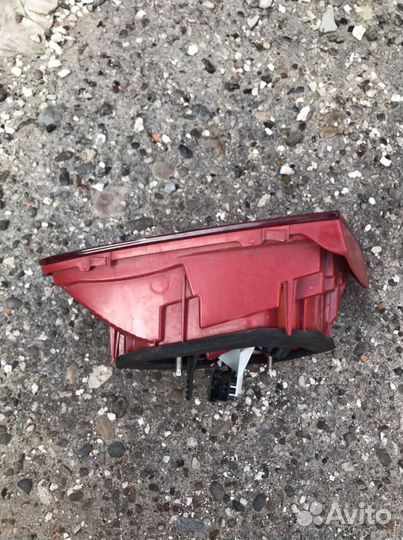 Фонарь внутренний правый vw passat B7