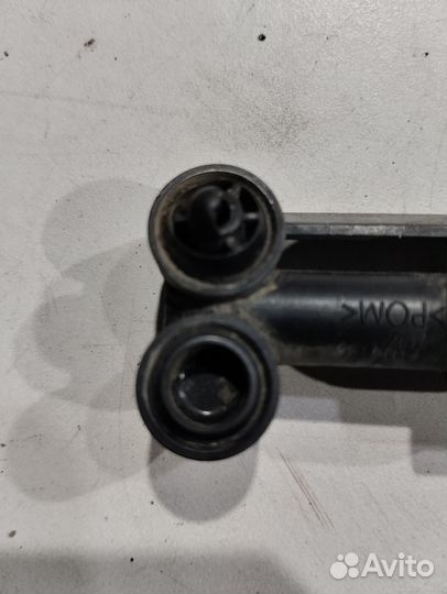 Форсунка омывателя фары правая (Volvo V90 II)