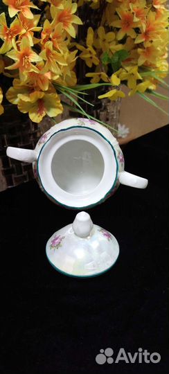 Сахарница и молочник 