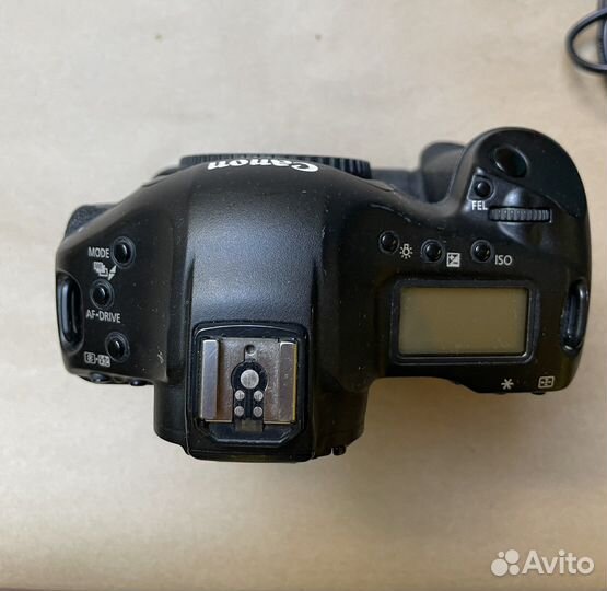 Зеркальный фотоаппарат Canon eos-1 DS Mark3