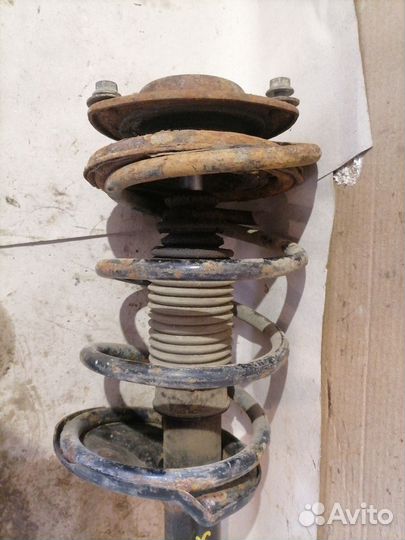 Стойка амортизатора переднего левого Hyundai Sonat