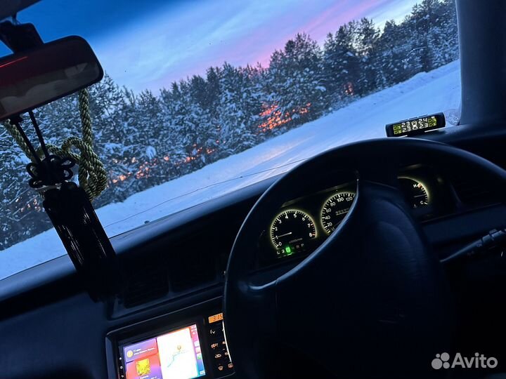 Toyota Crown 2.5 AT, 1992, битый, 367 000 км