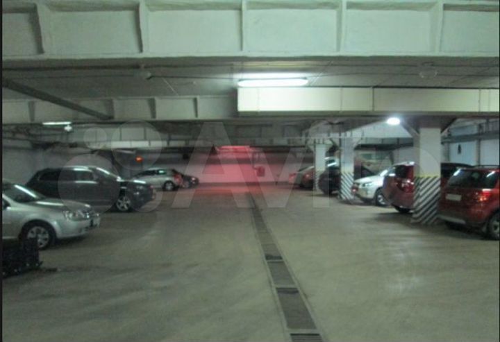 Машиноместо, 18 м²