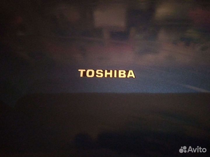 Уже винтажный ноутбук Toshiba