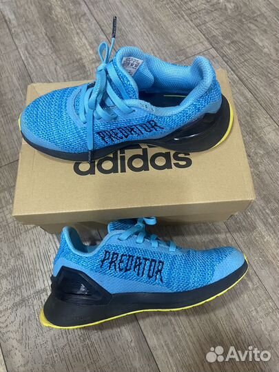 Кроссовки Adidas 30