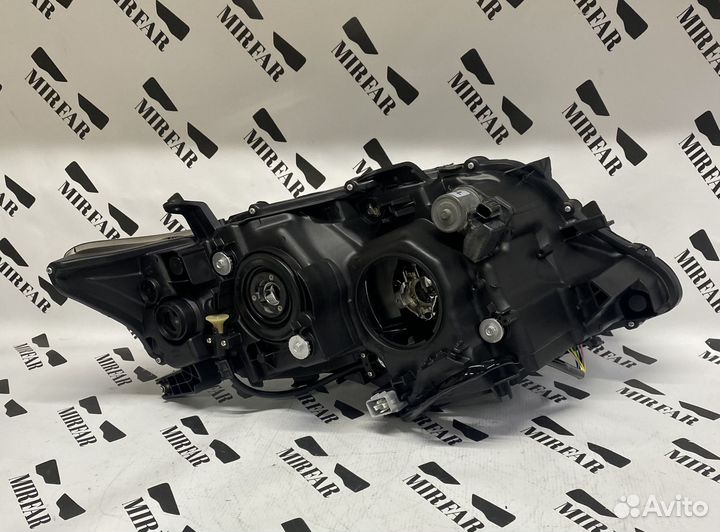 Фара правая Lexus RX3 2008-2012 Дорестайлинг xenon