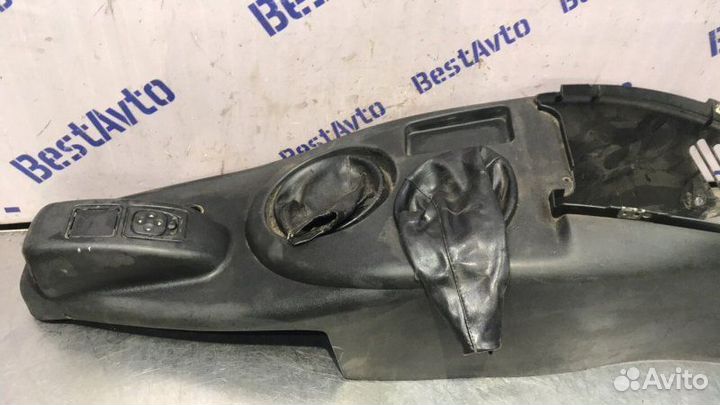 Центральный тоннель Chevrolet Niva 2010