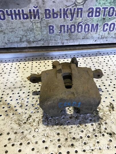 Суппорт передний правый Kia Ceed 1