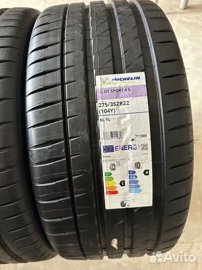 Michelin Pilot Sport 4 S 275/35 R22 и 315/30 R22