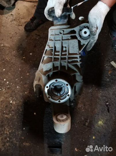 Задний редуктор задний Volkswagen Touareg 7L 2.5