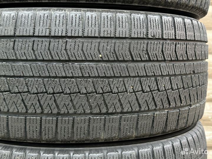 Bridgestone Blizzak VRX2 245/45 R17 99Q