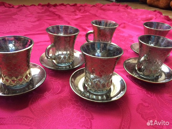 Набор чашек с блюдцами