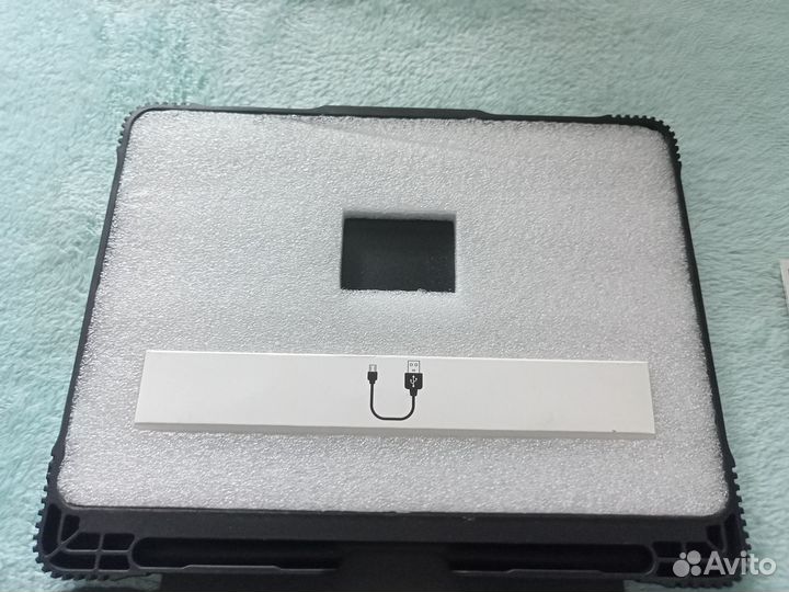 Чехол-клавиатура для iPad