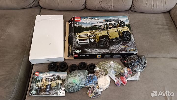Lego Technic Land Rover Defender 42110