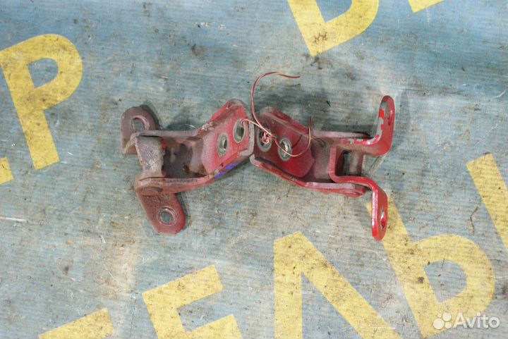 Петля двери Toyota Celica T230