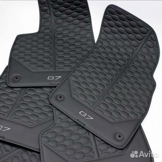 Комплект автомобильных ковриков в салон и багажник