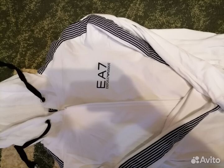 Спортивный костюм