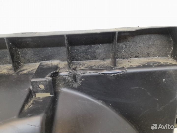 Диффузор вентилятора Toyota Land Cruiser 200