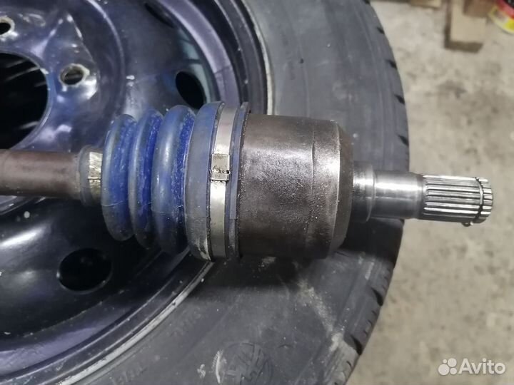 Привод передний левый Hyundai Elantra