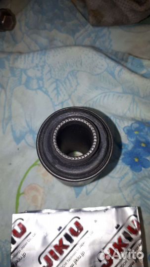 Сайлентблоки на нижние рычаги Ниссан Атлас, jikiu