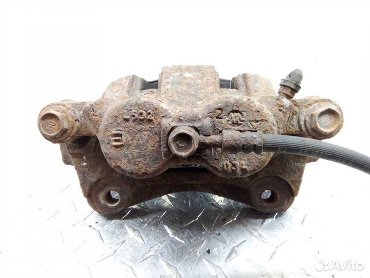 Суппорт передний правый Honda Ridgeline 1