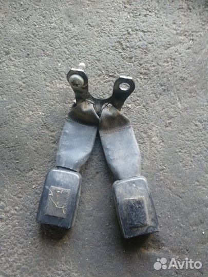 Ответная часть ремня безопасности задняя Ford