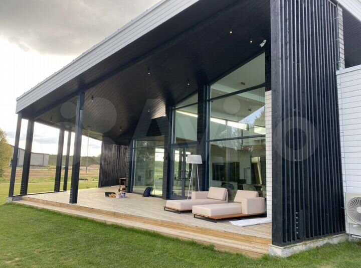 Дом 350 м² на участке 32 сот.