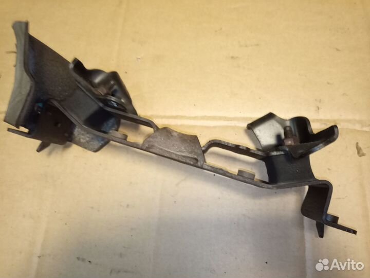 Подушка АКПП Grand Cherokee WK 4.7 5.7 2005-2010