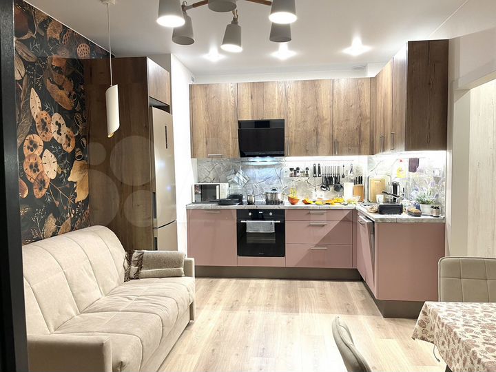 2-к. квартира, 55 м², 14/18 эт.