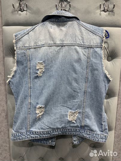 Джинсовая жилетка