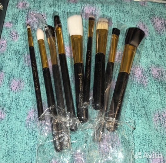 Кисти для макияжа, два набора