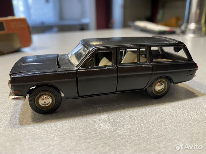 Модель автомобиля волга