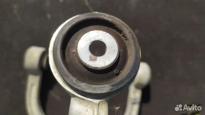 Передний верхний левый рычаг Мерседес мл 164