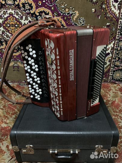 Баян royal standard