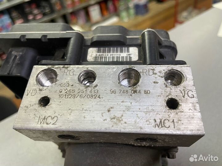 Блок ABS (насос) citroen C5 (2008)