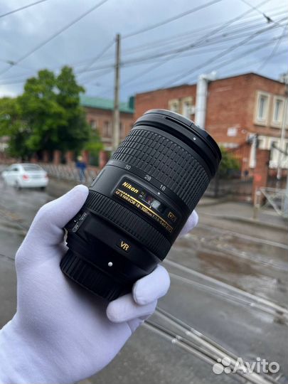 Объектив Nikon 18-300mm f/3.5-6.3G ED AF-S VR DX