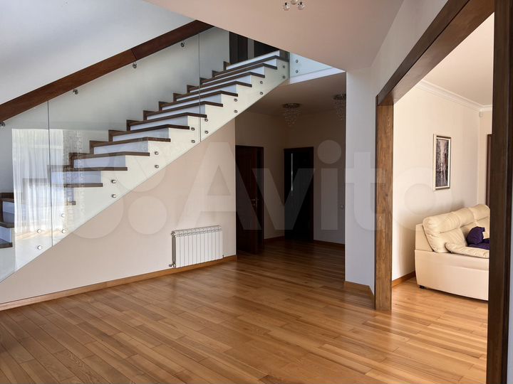 Коттедж 395 м² на участке 5,3 сот.