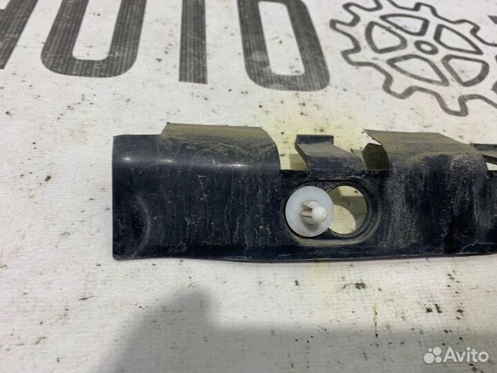 Кронштейн бампера задний левый Renault Logan