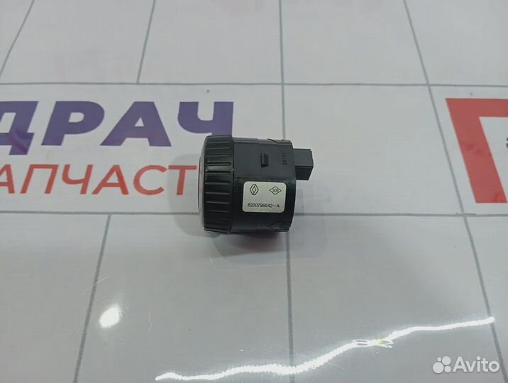 Кнопка многофункциональная Renault Duster 82007966