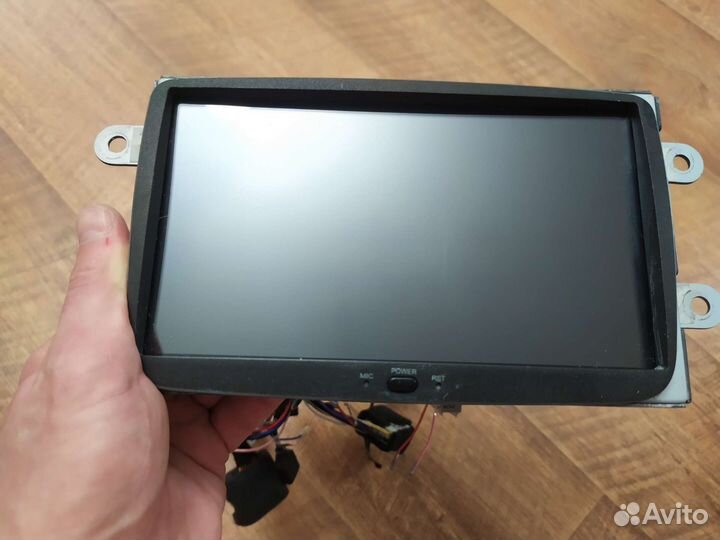 Головное устройство Renault duster