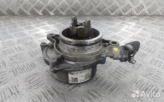 Насос вакуумный BMW 7 E65 (OKR01KX01)